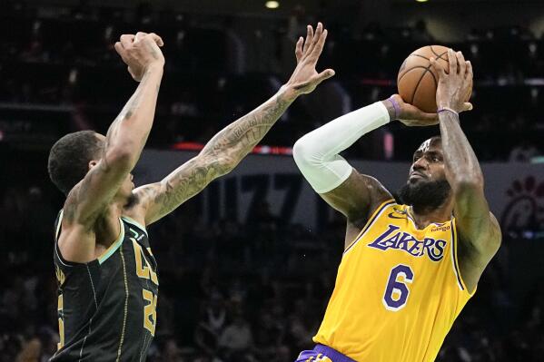 Lebron james top charlotte hornets